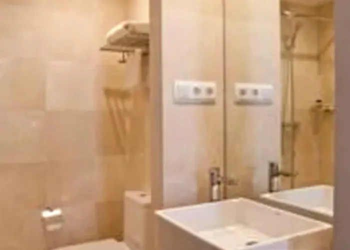 May Ramblas Hotel 3*